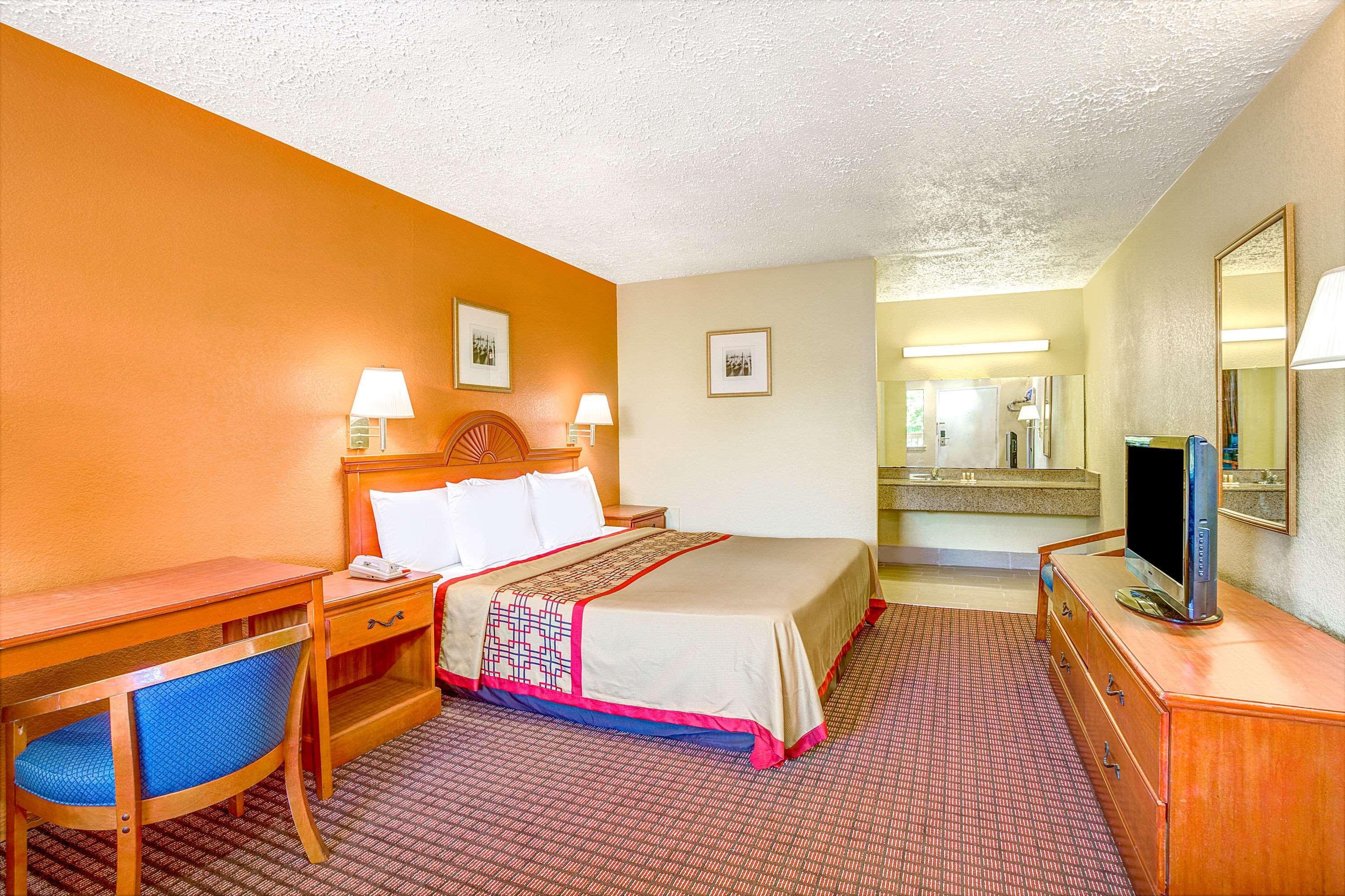 Hotel Days By Wyndham Chesapeake